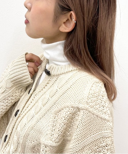 apres jour mignon(アプレジュールミニョン)の「リブタートルインナー【ZOZOTOWN限定アイテム】(Tシャツ/カットソー・レディース・オフホワイト/ブラック/ダークブラウン・フリー/X-LARGE)」の6枚目の写真