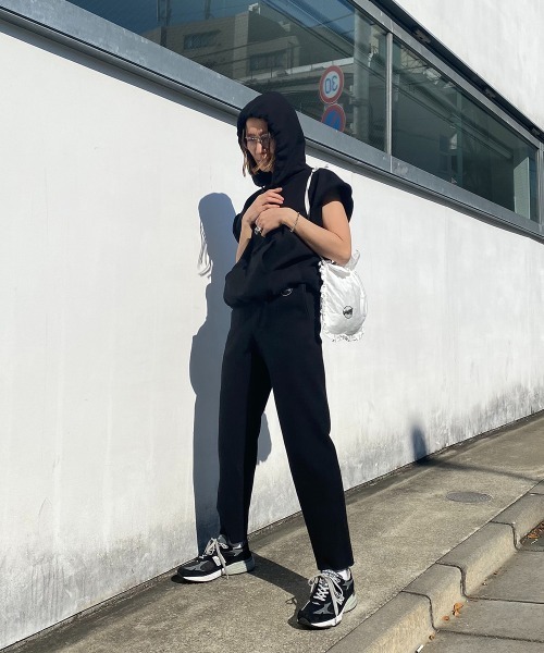 HOLIDAY（ホリデイ）の「ULTRA HEAVY SWEAT CUT OFF HOODIE