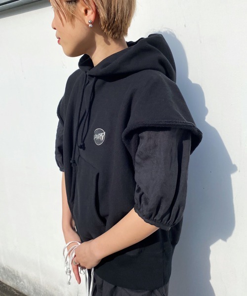 HOLIDAY(ホリデイ)の「ULTRA HEAVY SWEAT CUT OFF HOODIE (CIRCLE