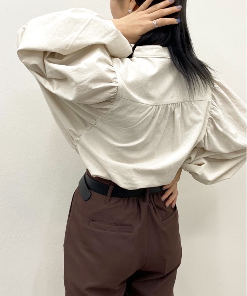 apres jour mignon(アプレジュールミニョン)の「袖ボリュームバンドカラーシャツ【ZOZOTOWN限定アイテム】(シャツ/ブラウス・レディース・ブルー系その他/アイボリー/ブラック/ベージュ・X-LARGE/フリー)」の22枚目の写真