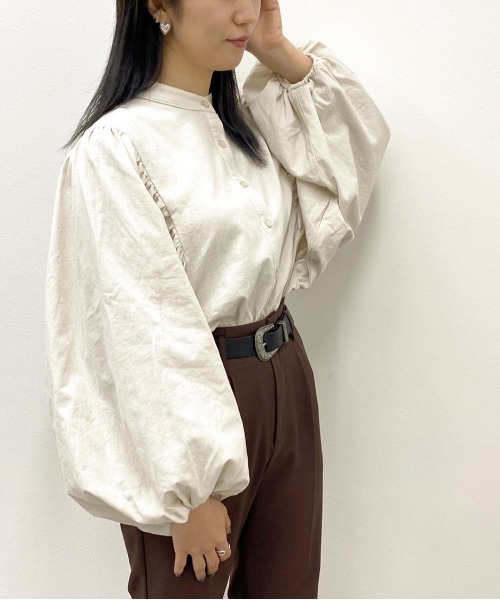apres jour mignon(アプレジュールミニョン)の「袖ボリュームバンドカラーシャツ【ZOZOTOWN限定アイテム】(シャツ/ブラウス・レディース・ブルー系その他/アイボリー/ブラック/ベージュ・X-LARGE/フリー)」の11枚目の写真