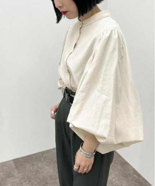 apres jour mignon(アプレジュールミニョン)の「袖ボリュームバンドカラーシャツ【ZOZOTOWN限定アイテム】(シャツ/ブラウス・レディース・ブルー系その他/アイボリー/ブラック/ベージュ・X-LARGE/フリー)」の7枚目の写真