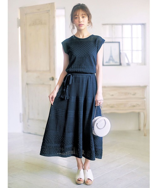 GeeRA(ジーラ)の「透かし編ロングニットワンピース(ワンピース・レディース・ネイビー/ブラック・LARGE/MEDIUM/X-LARGE)」の8枚目の写真
