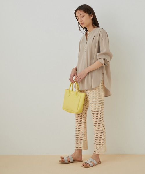 ADAM ET ROPE'(アダムエロペ)の「【アウトレット店舗・WEB限定】フレンチツイルギャザーブラウス(シャツ/ブラウス・レディース・ライトグレー/ベージュ/サックスブルー・FREE)」の9枚目の写真
