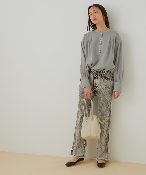 ADAM ET ROPE'(アダムエロペ)の「【アウトレット店舗・WEB限定】フレンチツイルギャザーブラウス(シャツ/ブラウス・レディース・ライトグレー/ベージュ/サックスブルー・FREE)」の14枚目の写真