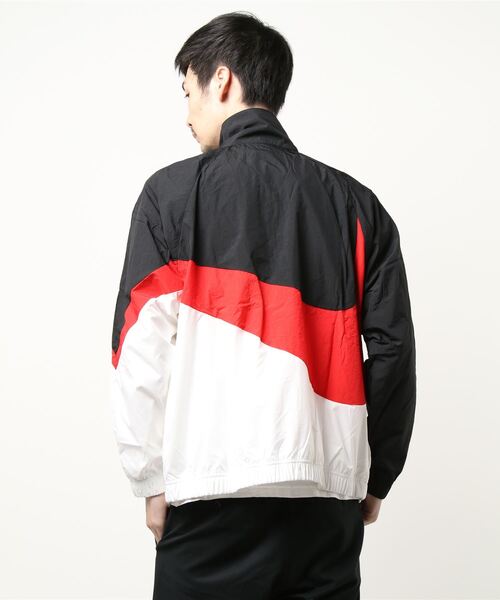 NIKE(ナイキ)の「ナイキ HBR STMT ウーブン ジャケット(ナイロンジャケット・メンズ・ブラック/ブラック系その他/ホワイト・M/L)」の4枚目の写真