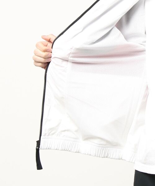 NIKE(ナイキ)の「ナイキ HBR STMT ウーブン ジャケット(ナイロンジャケット・メンズ・ブラック/ブラック系その他/ホワイト・M/L)」の5枚目の写真