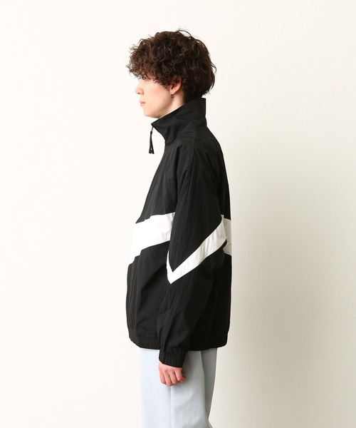 NIKE(ナイキ)の「ナイキ HBR STMT ウーブン ジャケット(ナイロンジャケット・メンズ・ブラック/ブラック系その他/ホワイト・M/L)」の18枚目の写真