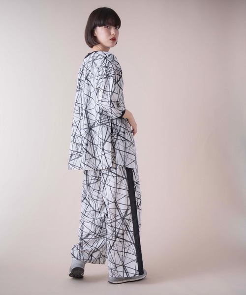 La SRIC（ラスリック）の「La SRIC / スラッシュ柄2WAYブラウス 【セットアップ可】（シャツ/ブラウス・レディース・ブラック/オフホワイト・38）」の4枚目の写真