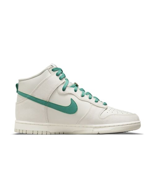 NIKE（ナイキ）の「ナイキ ダンク HIGH SE メンズシューズ / Nike Dunk High SE（スニーカー・メンズ・レッド/オフホワイト・26/28.5/24.5/29/27.5/25/30/25.5/27/28/26.5/24）」の4枚目の写真