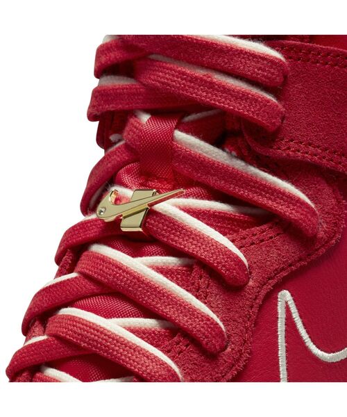 NIKE（ナイキ）の「ナイキ ダンク HIGH SE メンズシューズ / Nike Dunk High SE（スニーカー・メンズ・レッド/オフホワイト・26/28.5/24.5/29/27.5/25/30/25.5/27/28/26.5/24）」の19枚目の写真