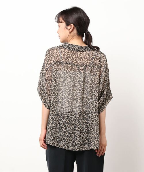 Samansa Mos2 blue（サマンサモスモスブルー）の「花柄開襟シャツ（シャツ/ブラウス・レディース・イエロー/ブラック/ベージュ・ﾌﾘ-）」の5枚目の写真