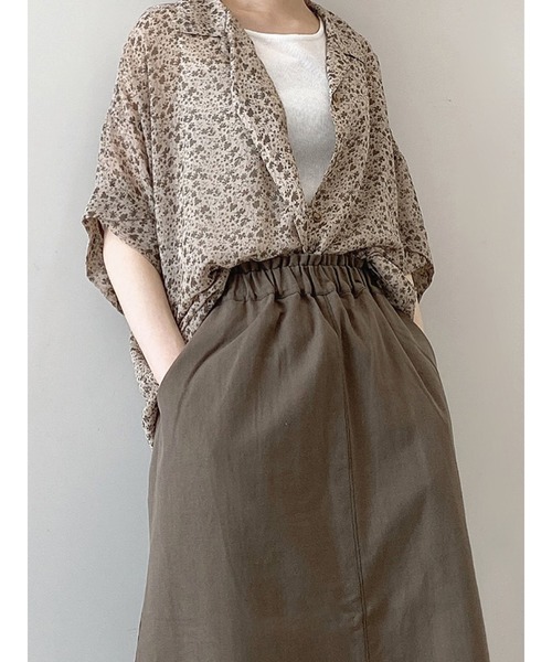 Samansa Mos2 blue（サマンサモスモスブルー）の「花柄開襟シャツ（シャツ/ブラウス・レディース・イエロー/ブラック/ベージュ・ﾌﾘ-）」の3枚目の写真