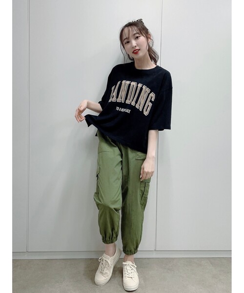 Cutie Blonde（キューティーブロンド）の「◆【S-L】ルーズBIGロゴプルオーバー（Tシャツ/カットソー・レディース・ピンク系/ブラック/ライトベージュ/ダークグリーン・02/03/01）」の7枚目の写真