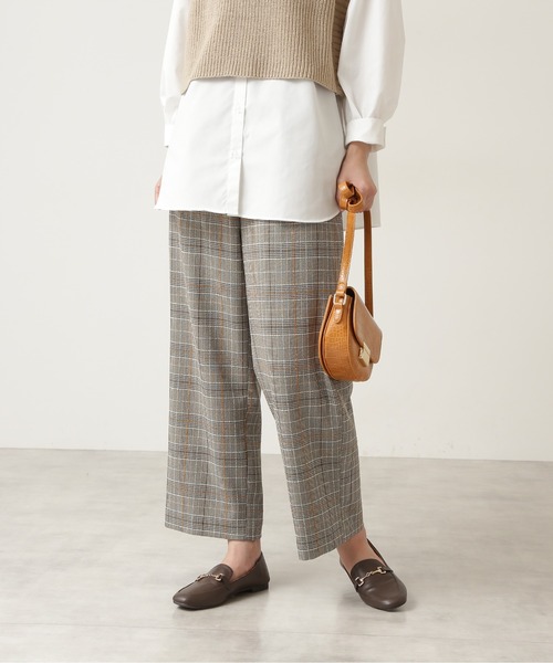 NATURAL BEAUTY BASIC(ナチュラルビューティーベーシック)の「チェックストレートワイドパンツ/0171230900(その他パンツ・レディース・ベージュ系その他/ブラウン系その他・MEDIUM/X-SMALL/SMALL)」の2枚目の写真