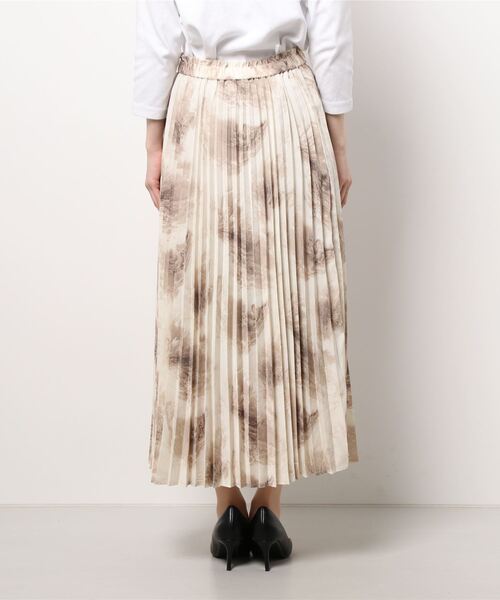 m.f.editorial（エムエフエディトリアル）の「＊エムエフエディトリアルレディース/m.f.editorial：Women  マーブルプリント プリーツロングスカート ベージュ（スカート・レディース・ベージュ・MEDIUM/LARGE/S）」の3枚目の写真