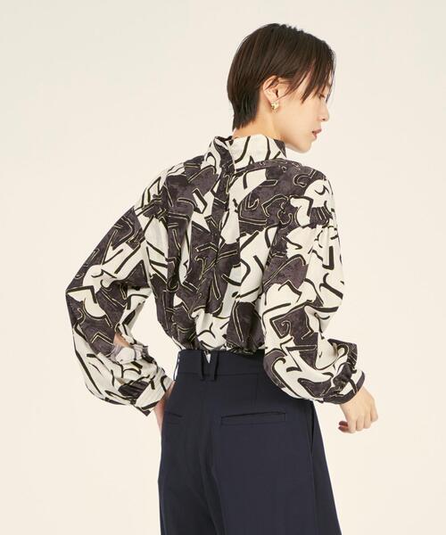 BRACTMENT（ブラクトメント）の「＜BRACTMENT(ブラクトメント)＞BM 2WAY アブストラクト プリントブラウス（シャツ/ブラウス・レディース・ブラック/ベージュ・FREE）」の12枚目の写真