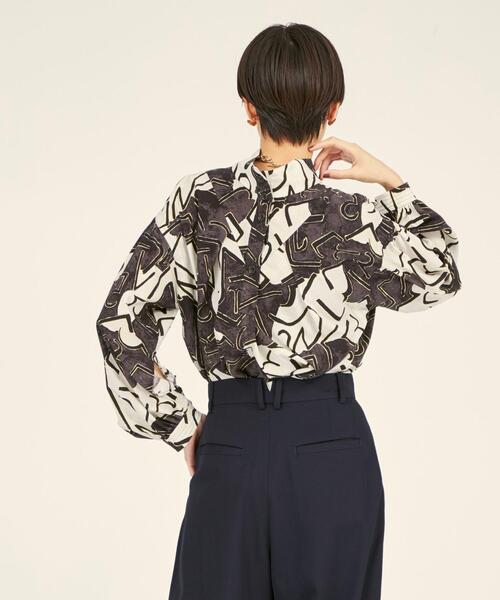 BRACTMENT（ブラクトメント）の「＜BRACTMENT(ブラクトメント)＞BM 2WAY アブストラクト プリントブラウス（シャツ/ブラウス・レディース・ブラック/ベージュ・FREE）」の13枚目の写真