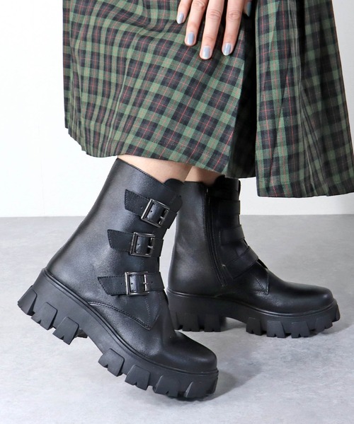 LOVEHUNTER（ラブハンター）の「LOVEHUNTER / トラックソールベルトブーツ (1563)　コンバットブーツ（ブーツ・レディース・ホワイト/ブラック・LL/S/M/L）」の2枚目の写真