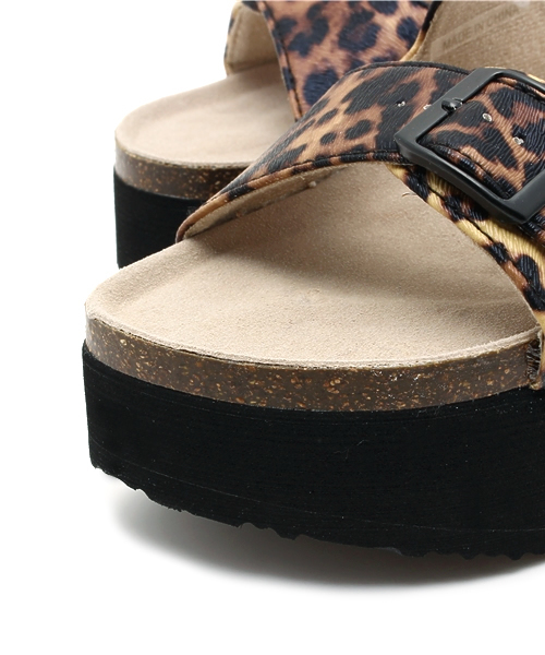 WEGO(ウィゴー)の「WEGO/厚底ベルトサンダル(サンダル・レディース・その他1/ホワイト/ブラック/シルバー・MEDIUM/LARGE)」の9枚目の写真