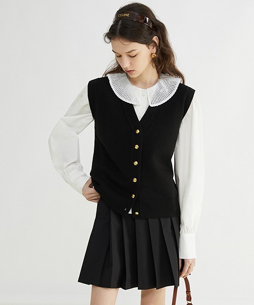 Fano Studios(ファノ ストゥディオズ)の「【Fano Studios】Small gold button V-neck vest FC22S015(ベスト・レディース・ブラック・M/S/L)」の4枚目の写真