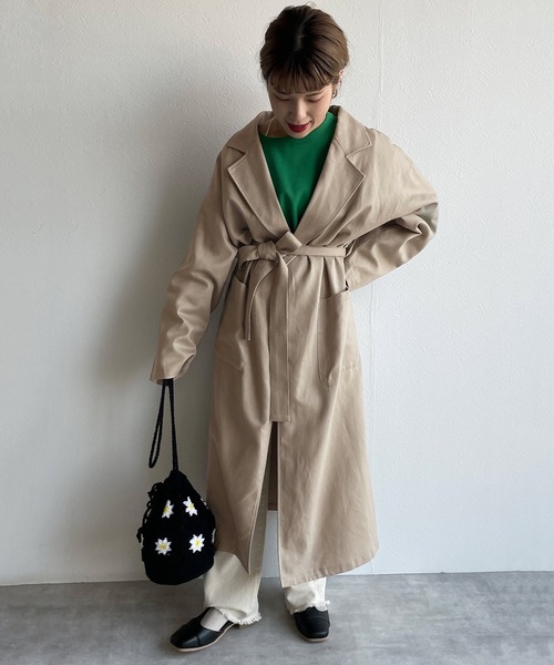 w closet（ダブルクローゼット）の「ベルト付きガウンコート（トレンチコート・レディース・グレイッシュベージュ/ライトベージュ・FREE）」の17枚目の写真