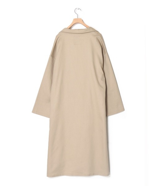w closet（ダブルクローゼット）の「ベルト付きガウンコート（トレンチコート・レディース・グレイッシュベージュ/ライトベージュ・FREE）」の11枚目の写真