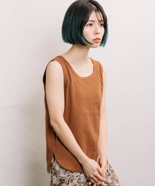 refinedworks（リファインドワークス）の「針抜きテレコ両面タンク（タンクトップ・レディース・ブラック/ブラウン/オフホワイト/ブルー/ライトグリーン系・FREE）」の3枚目の写真