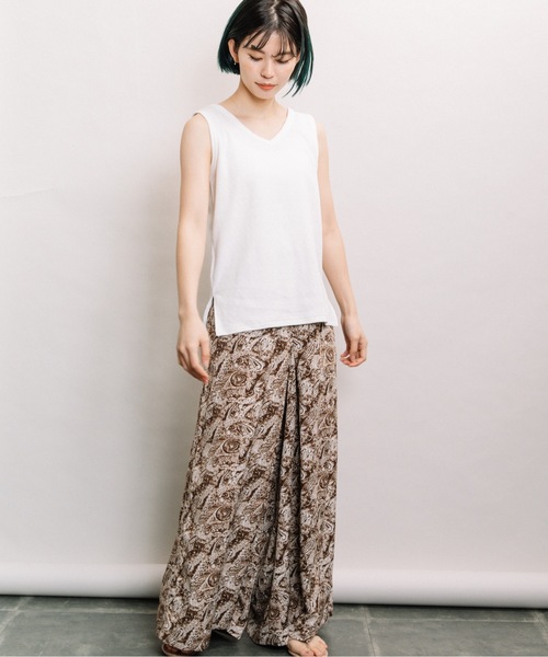 refinedworks（リファインドワークス）の「針抜きテレコ両面タンク（タンクトップ・レディース・ブラック/ブラウン/オフホワイト/ブルー/ライトグリーン系・FREE）」の16枚目の写真