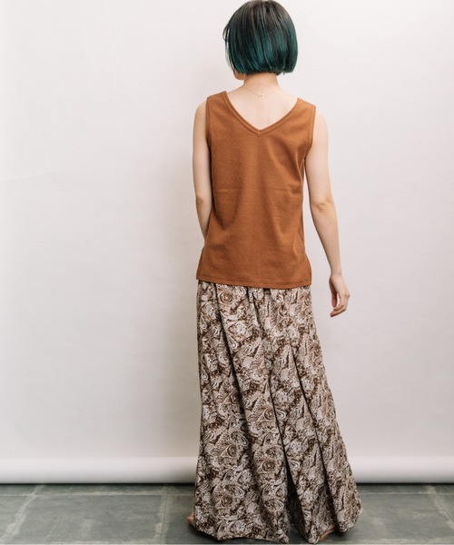 refinedworks（リファインドワークス）の「針抜きテレコ両面タンク（タンクトップ・レディース・ブラック/ブラウン/オフホワイト/ブルー/ライトグリーン系・FREE）」の21枚目の写真