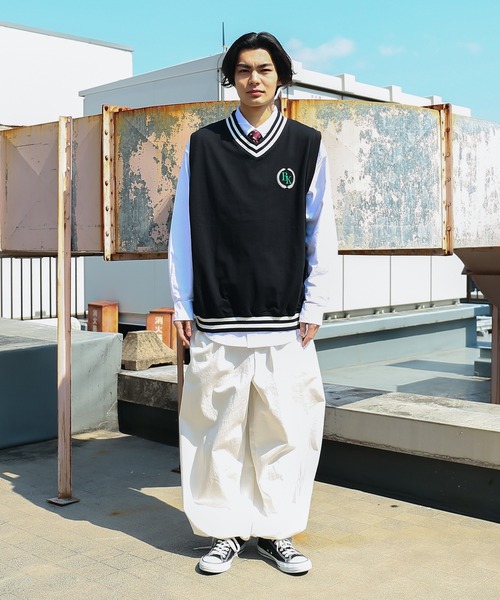 SPINNS（スピンズ）の「ワンポイント刺繍ロゴ チルデンベスト（ベスト・メンズ・ブラック/ネイビー/グリーン/ワインレッド/ホワイト・ONESIZE）」の16枚目の写真