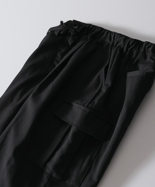 RUUBON(ルーボン)の「【RUUBON】TR wide cargo pants / TR ワイドカーゴパンツ(カーゴパンツ・メンズ・ブラック/カーキ・S/M/L)」の4枚目の写真