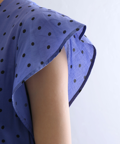 La TOTALITE（ラトータリテ）の「ドットフリルスリーブワンピース（ワンピース・レディース・ブルー/カーキ/ブラック・38/36）」の19枚目の写真