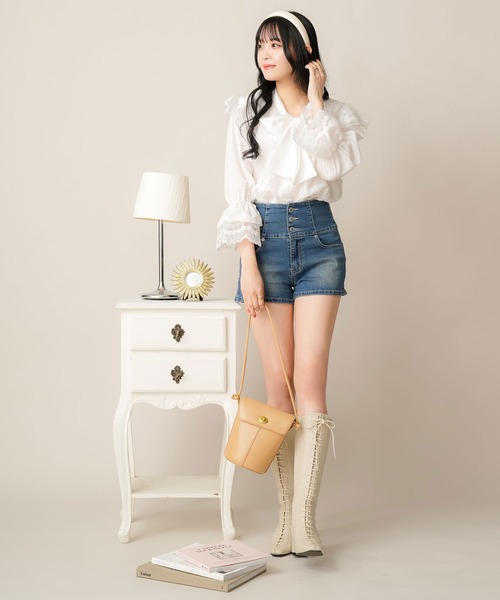 Newlyme（ニューリーミー）の「レースボウタイブラウス（シャツ/ブラウス・レディース・ホワイト/ベージュ・SMALL/MEDIUM/LARGE/X-LARGE/XX-LARGE）」の5枚目の写真