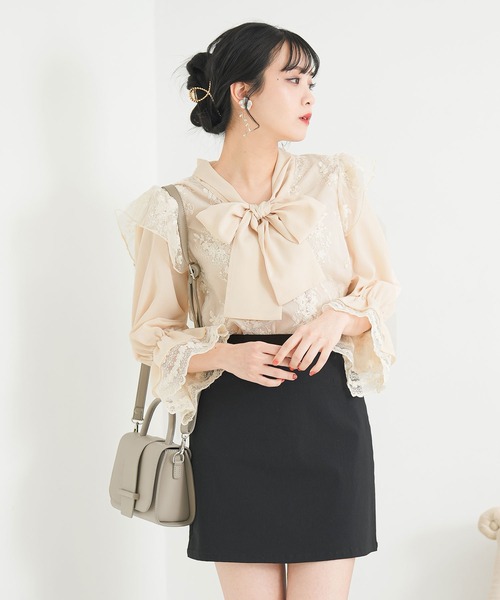 Newlyme（ニューリーミー）の「レースボウタイブラウス（シャツ/ブラウス・レディース・ホワイト/ベージュ・SMALL/MEDIUM/LARGE/X-LARGE/XX-LARGE）」の6枚目の写真