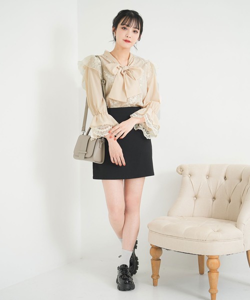 Newlyme（ニューリーミー）の「レースボウタイブラウス（シャツ/ブラウス・レディース・ホワイト/ベージュ・SMALL/MEDIUM/LARGE/X-LARGE/XX-LARGE）」の8枚目の写真