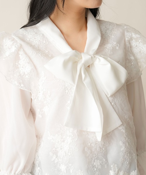 Newlyme（ニューリーミー）の「レースボウタイブラウス（シャツ/ブラウス・レディース・ホワイト/ベージュ・SMALL/MEDIUM/LARGE/X-LARGE/XX-LARGE）」の12枚目の写真