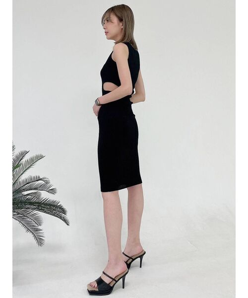 GYDA（ジェイダ）の「サイドオープン Vネックリブニットワンピース（ワンピース・レディース・ライトグレー/ブラック/ベージュ・FREE）」の16枚目の写真