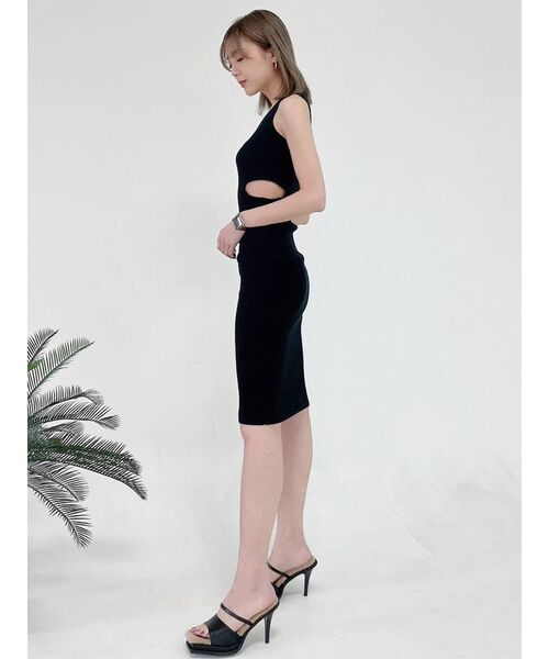 GYDA（ジェイダ）の「サイドオープン Vネックリブニットワンピース（ワンピース・レディース・ライトグレー/ブラック/ベージュ・FREE）」の15枚目の写真
