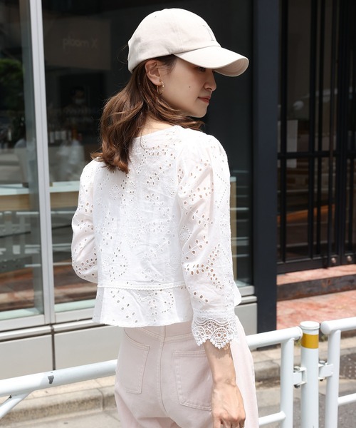 one after another NICE CLAUP（ワンアフターアナザーナイスクラップ）の「コットンレース羽織ブラウス（シャツ/ブラウス・レディース・オフホワイト/ブラウン/ミント・FREE）」の6枚目の写真