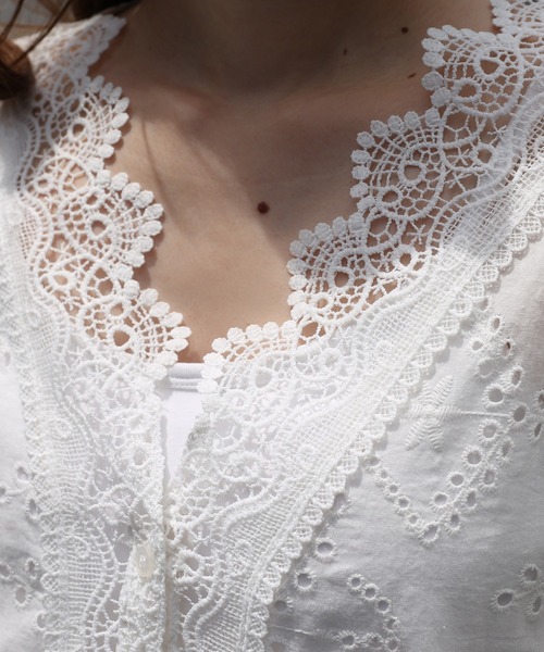 one after another NICE CLAUP（ワンアフターアナザーナイスクラップ）の「コットンレース羽織ブラウス（シャツ/ブラウス・レディース・オフホワイト/ブラウン/ミント・FREE）」の12枚目の写真