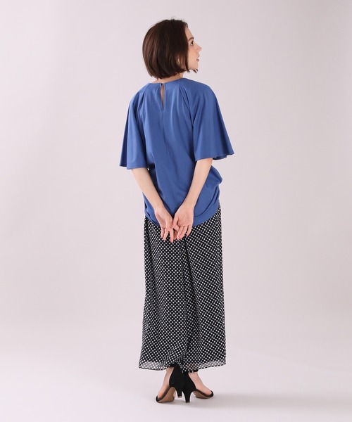 INED(イネド)の「フリルスリーブカットソー(Tシャツ/カットソー・レディース・ブルー/キャメル/スミクロ・9号)」の6枚目の写真