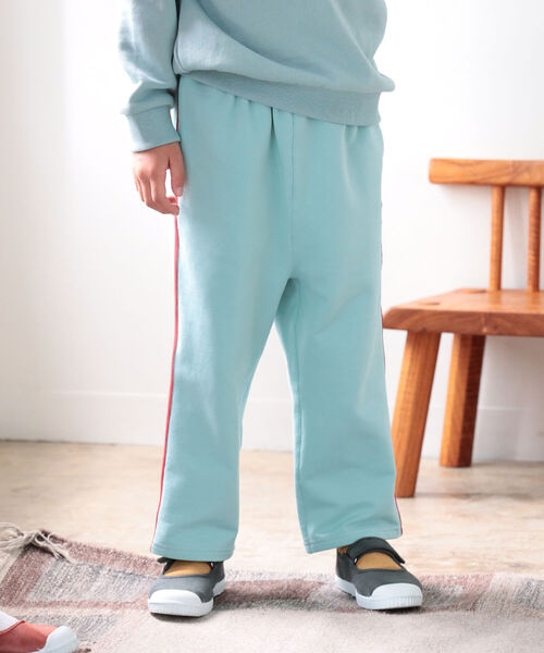 B:MING by BEAMS（ビーミングバイビームス）の「B:MING by BEAMS / サイドライン パンツ（100～140cm）（スウェットパンツ・キッズ・ベージュ系その他/サックスブルー・120/130/110/140/100）」の2枚目の写真