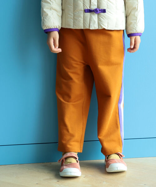 B:MING by BEAMS（ビーミングバイビームス）の「B:MING by BEAMS / サイドライン パンツ（100～140cm）（スウェットパンツ・キッズ・ベージュ系その他/サックスブルー・120/130/110/140/100）」の4枚目の写真