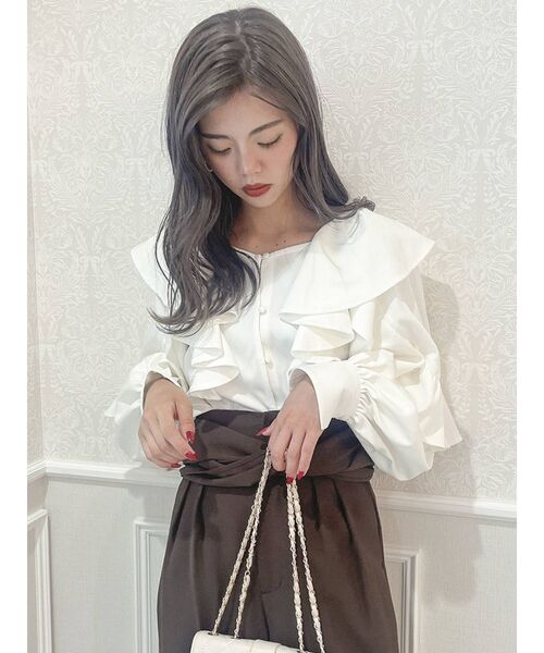 dazzlin(ダズリン)の「ラッフルフリルスリーブブラウス(シャツ/ブラウス・レディース・ベージュ/オフホワイト/ブルー・FREE)」の17枚目の写真