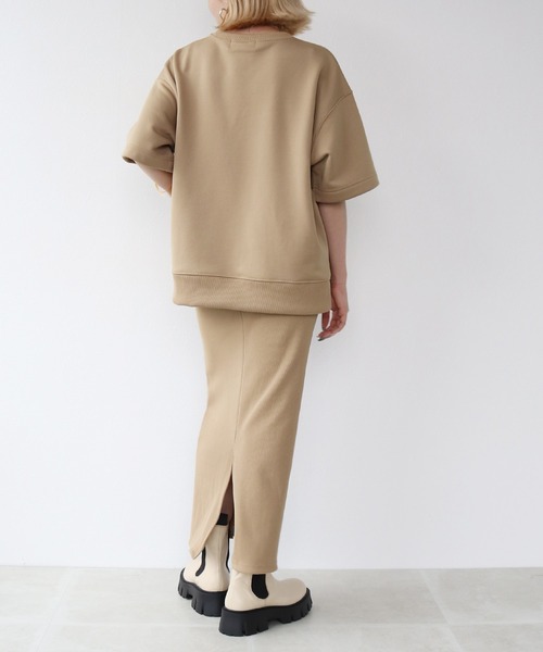 DRESSLAVE(ドレスレイブ)の「Sugar Rose / urake set up over pull(裏毛セットアップオーバープルオーバー)(Tシャツ/カットソー・レディース・ブラック/ベージュ・38)」の4枚目の写真