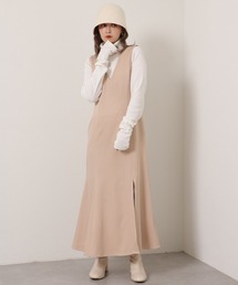 one after another NICE CLAUP（ワンアフターアナザーナイスクラップ）の「【ZOZO限定】インナーによって印象が変わる。Vネックマーメイドワンピース（ジャンパースカート）」