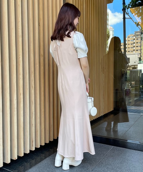 one after another NICE CLAUP（ワンアフターアナザーナイスクラップ）の「【ZOZO限定】インナーによって印象が変わる。Vネックマーメイドワンピース（ジャンパースカート・レディース・ブラック/ベージュ/チェック・FREE）」の15枚目の写真