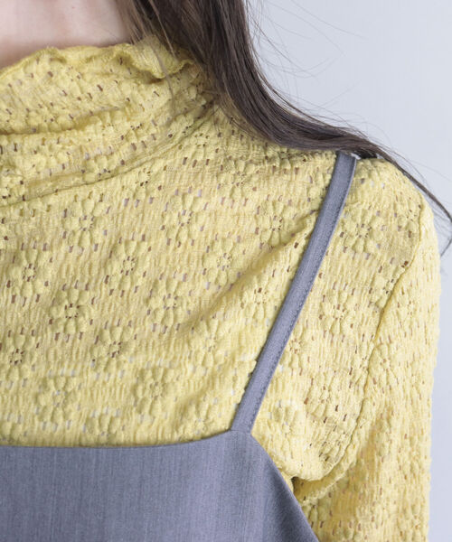 fredy emue（フレディエミュ）の「フラワータートルネックカットソー（Tシャツ/カットソー・レディース・サックスブルー/イエロー/オフホワイト/ブラック・38）」の7枚目の写真