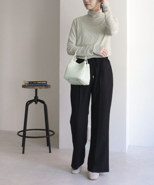 fredy emue（フレディエミュ）の「フラワータートルネックカットソー（Tシャツ/カットソー・レディース・サックスブルー/イエロー/オフホワイト/ブラック・38）」の13枚目の写真